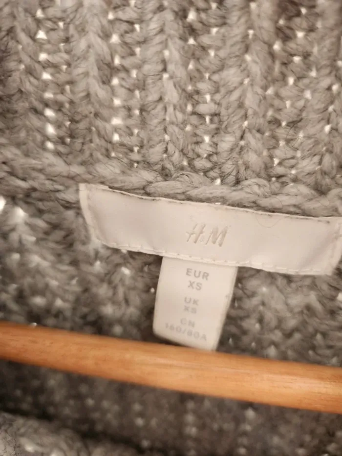 Pull h&m gris xs - photo numéro 3