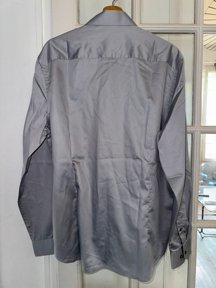 Chemise Izac  Neuve sans étiquette Valeur 99 euros Taille 5 (43-44) - photo numéro 5