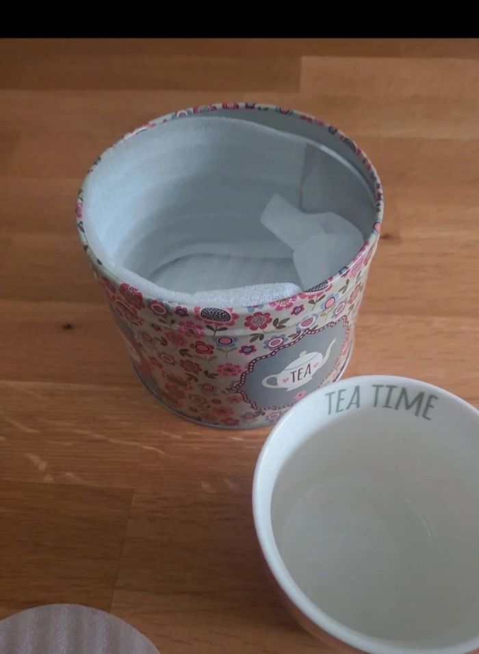 Tasse à thé neuve dans sa boîte métal - photo numéro 5