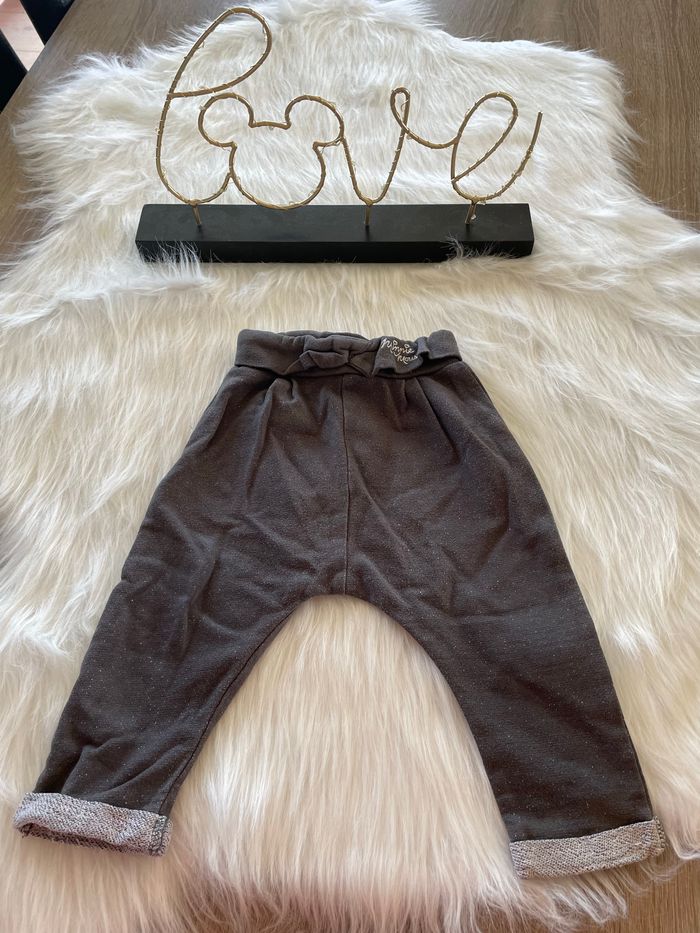 Très beau pantalon minnie disney taille 12 mois