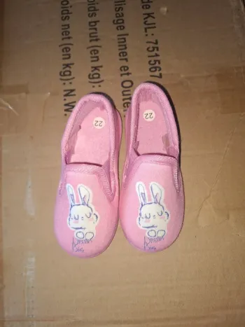 Pantoufle taille 22 fille 