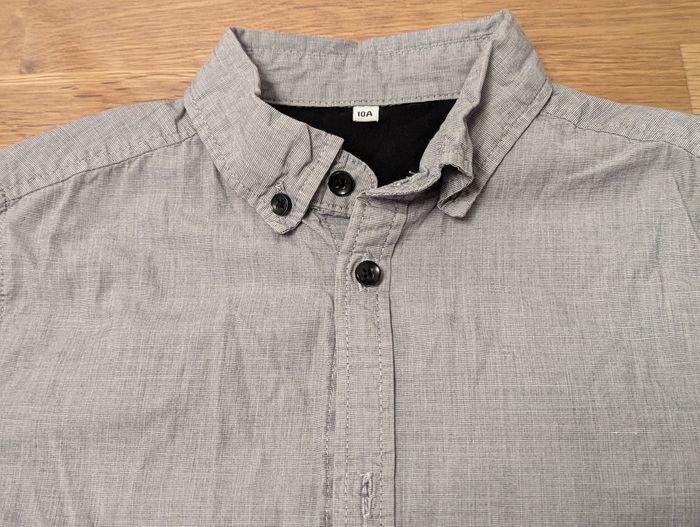 Chemise garçon 10 ans parfait état - photo numéro 4