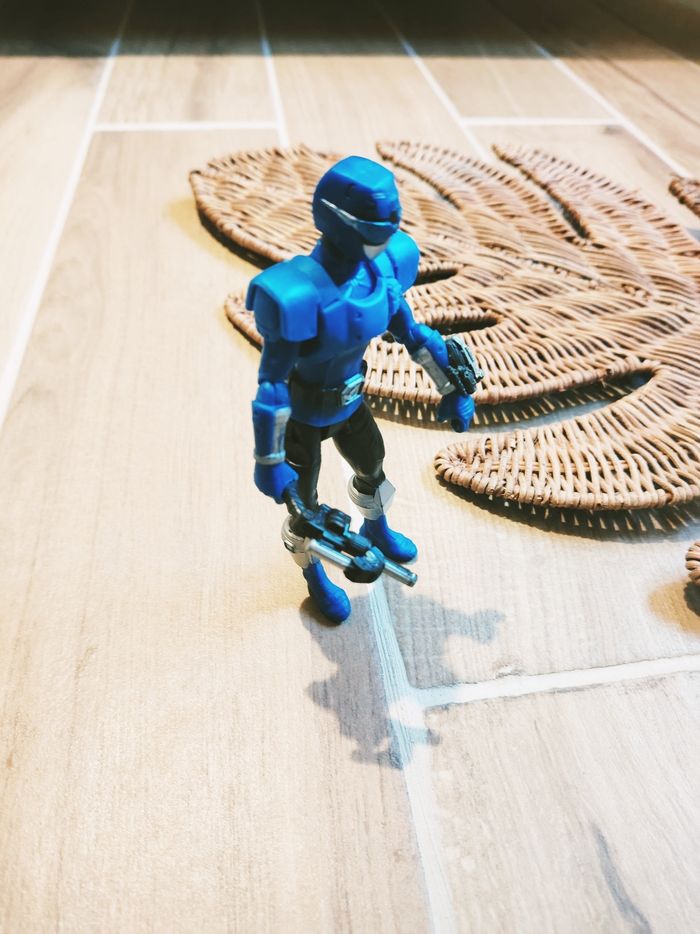 🙅 Power rangers beast morphers figurine du ranger bleu avec son pistolet - photo numéro 3