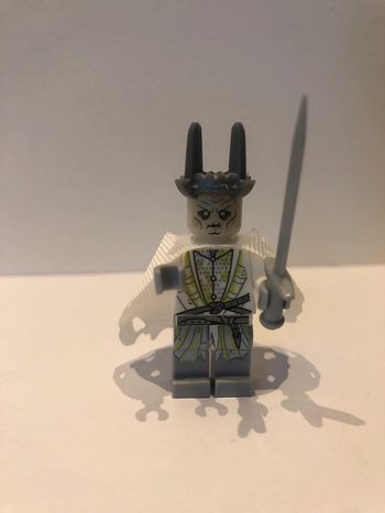 Figurine type lego le Roi fantôme des exilés. le seigneur des anneaux