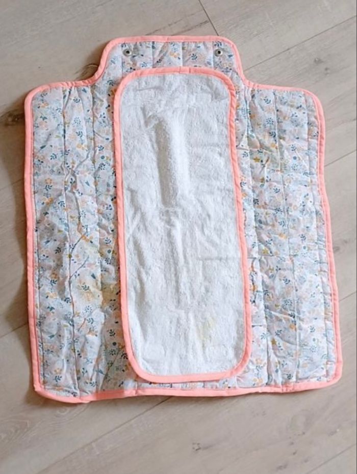 Tapis à langer nomade 🌸