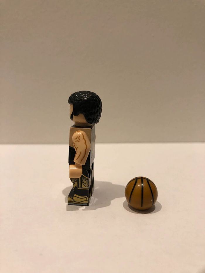 Figurine type lego Stéphen Curry aux Warriors. Basketteur - photo numéro 2