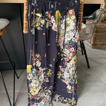 Pantalon à fleurs