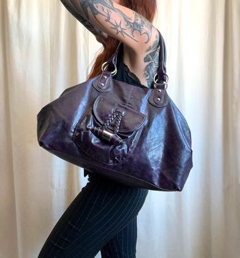 Sac à main porté épaule fourre tout violet foncé prune vintage 90s