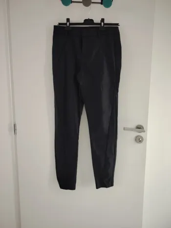 pantalon noir Vera Moda taille 34