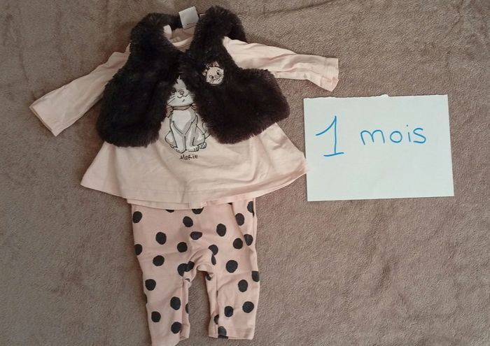 Ensemble fille marie taille 1 mois