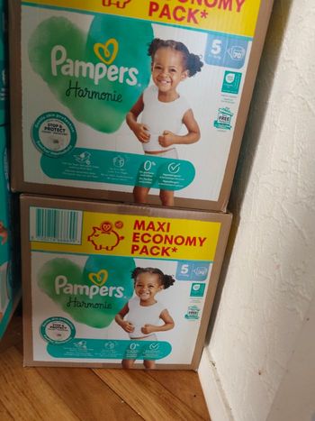 2 paquets couches Pampers Harmonie taille 5