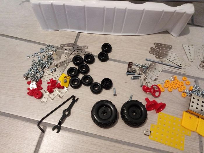 Boîte de jeu de construction type ' Meccano" - photo numéro 5
