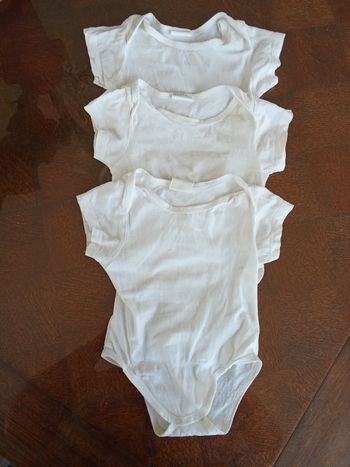 Lot de 3 bodies super légers 6m