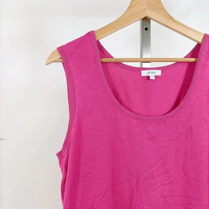 Débardeur fuchsia en maille fine Phildar – Taille XL – coupe droite sans manches A1055 - photo numéro 3