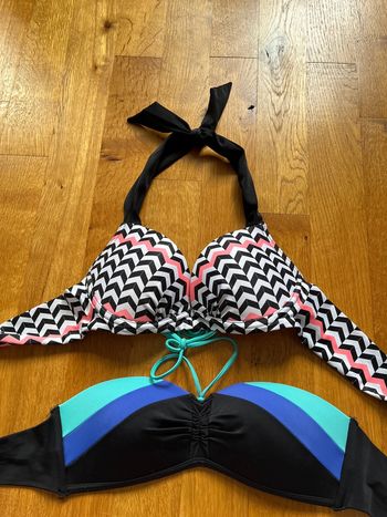 2 hauts de maillot de bain 85B