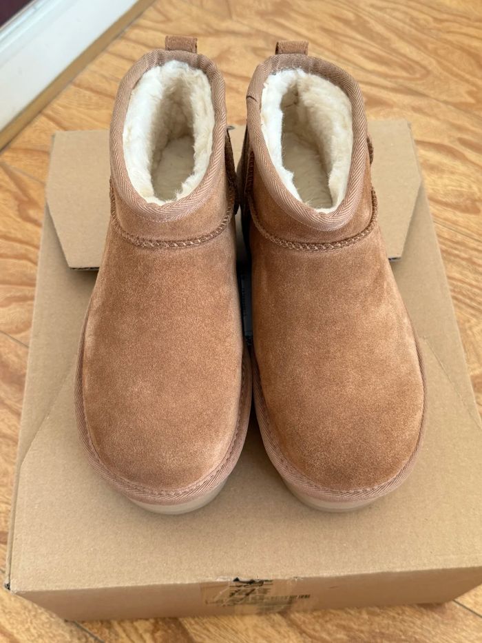 Ugg mini Snow boots taille 37 - photo numéro 5