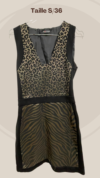 Robe noire à motifs dorés Taille 36