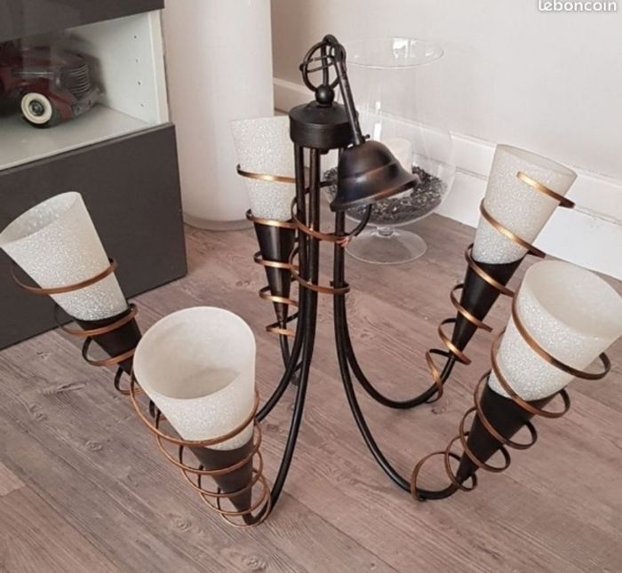 Lustre en très bon état