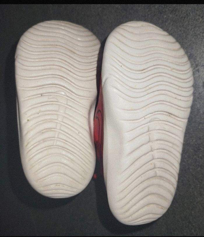 Basket Nike Taille 22 - photo numéro 4