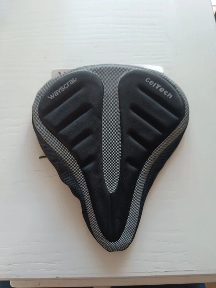 Housse de selle rembourrée pour vélo taille M (vélo de ville) neuve avec étiquette - photo numéro 2