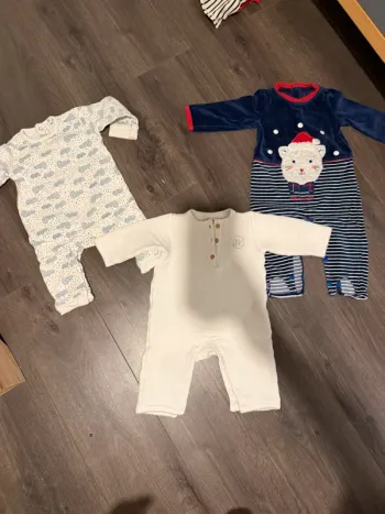 3 pyjamas sans pied 12 mois