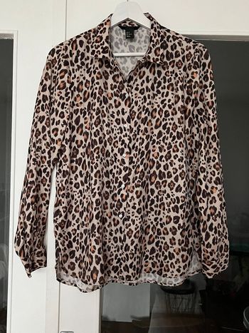 Chemise satinée léopard