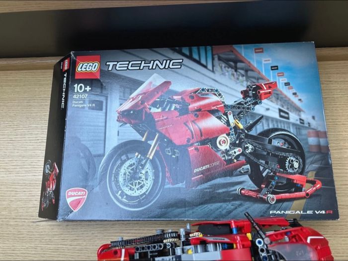 Lego Technic moto ducati - photo numéro 2