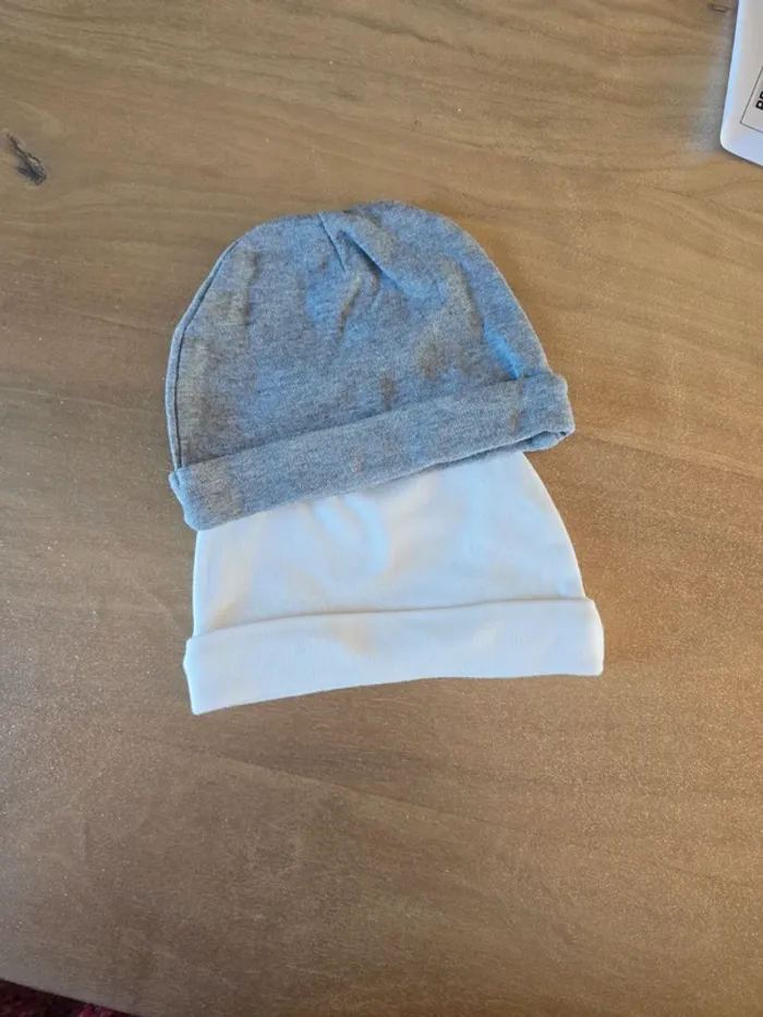 Lot de 2 bonnets de naissance