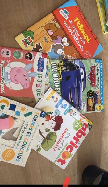 Livre/magazine /gommette