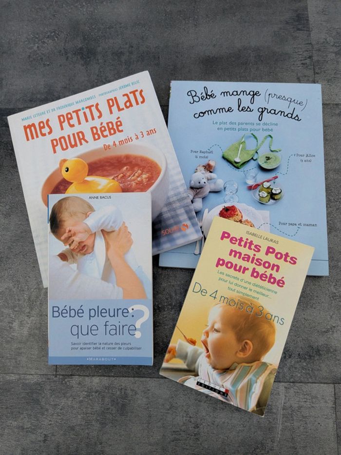 Lot de 4 livres sur l'alimentation et les pleurs de bébé