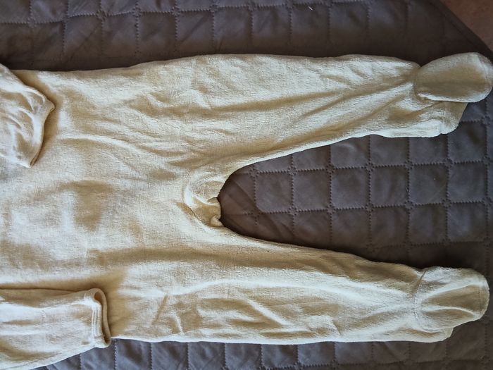 Pyjama jaune - photo numéro 3