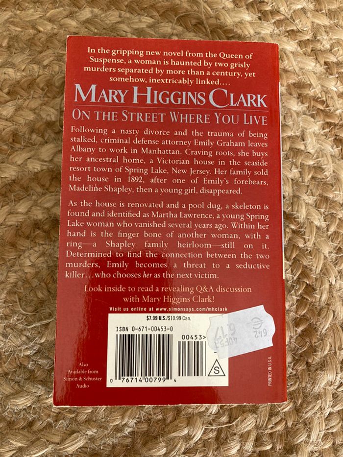 On the street where you live Mary Higgins Clark - photo numéro 2