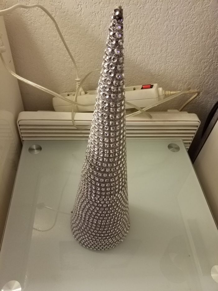 Cône de décoration lumineuse à strass 🎅☃️🎄 - photo numéro 3