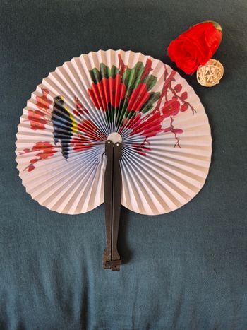 éventail en papier floral