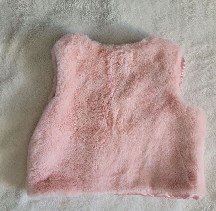 Ensemble bébé fille 3 pièces - Gilet fausse fourrure, Top & Jean - 6 mois - photo numéro 9