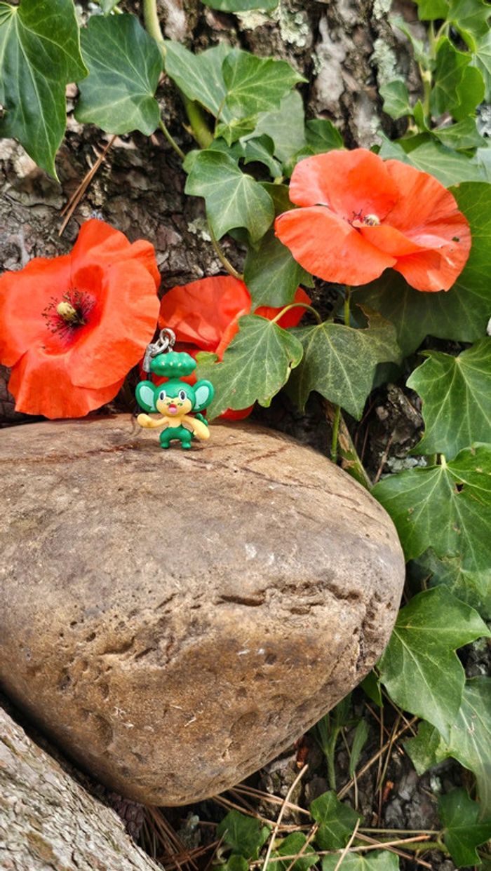 Super petite figurine Pokemon Nintendo porte clé Feuillajou