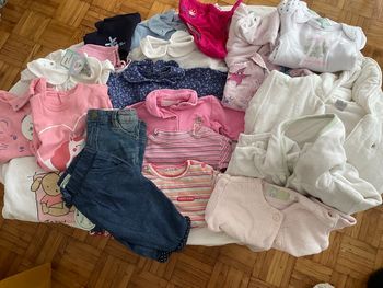 Lot de 24 vêtements bébé fille 3 mois neuf et occasion