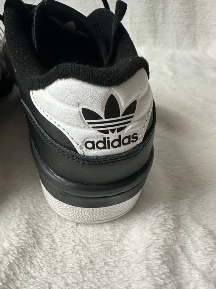 Chaussures adidas rivalry low noir neuf taille 41 1/3 - photo numéro 12