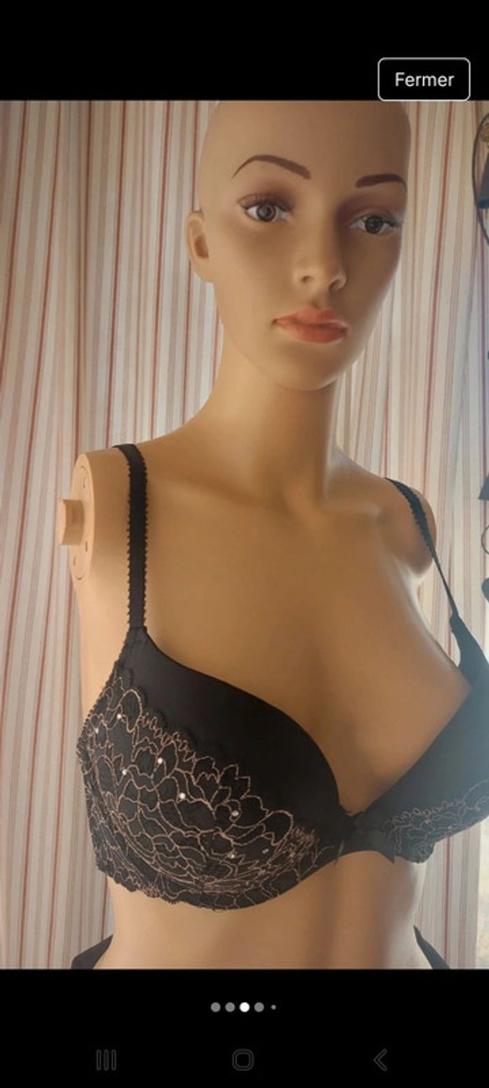 Soutien gorge push up Hunkemöller fr 85D - photo numéro 3