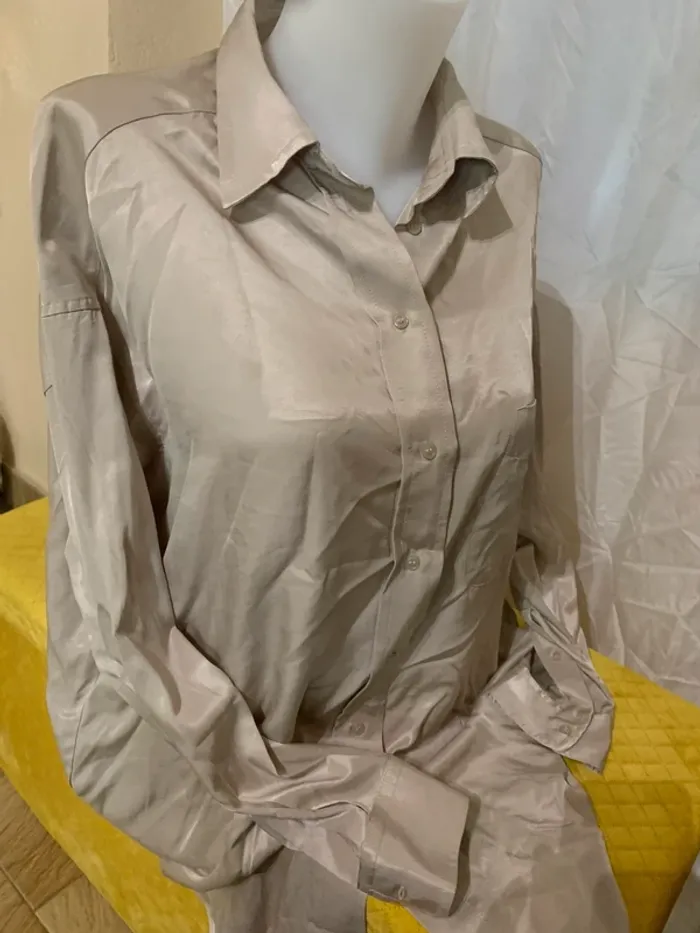 Chemise longue H&M satinée beige taille S - photo numéro 5