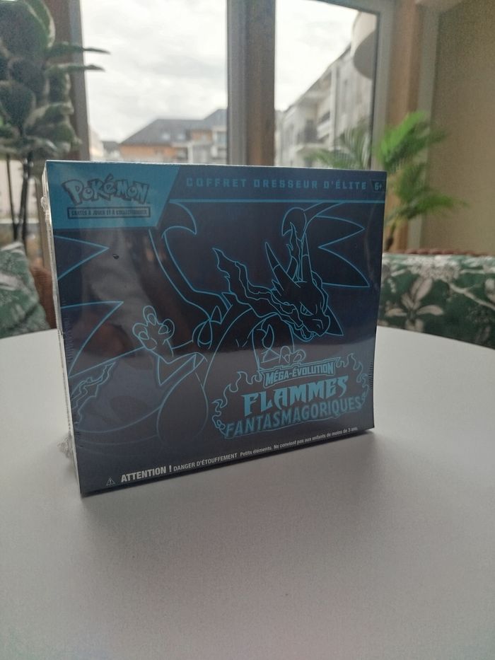 Pokémon Coffret ETB Flammes Fantasmagoriques ME02 – Neuf et scellé
