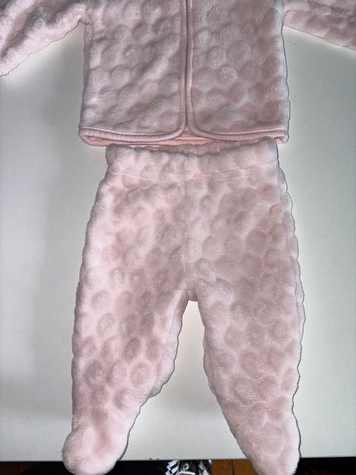 Ensemble rose kiabi 1 mois - photo numéro 3