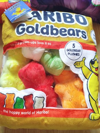 Gros coussin sachet nounours Haribo contenant 5 peluches 