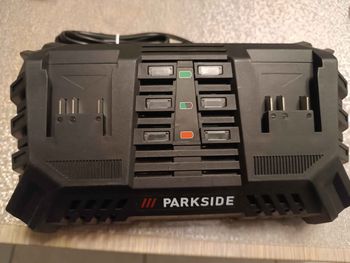 🔌 Chargeur double Parkside 20V – 2 × 4,5 A – État neuf