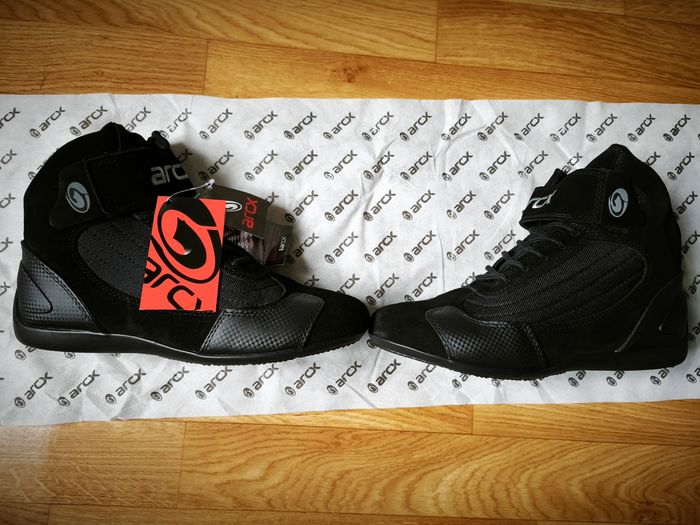 Chaussures moto NEUVE