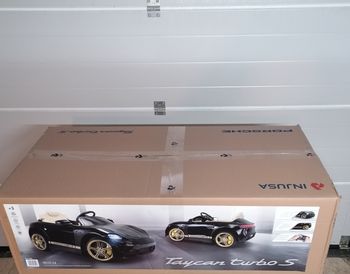 Voiture Électrique Porsche Taycan S 12V Noir avec télécommande | Injusa neuf emballé, jamais ouvert  envoie possible par relais colis uniquement.