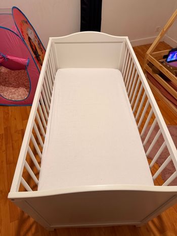 Lit bébé 60x120 + matelas avec alèse