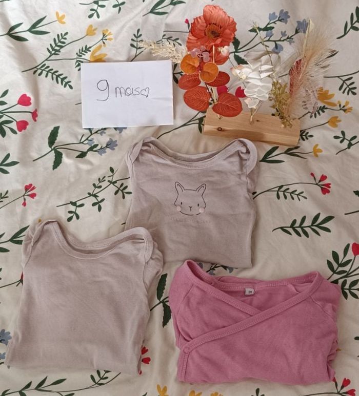 Lot de bodies 9 mois 🌸