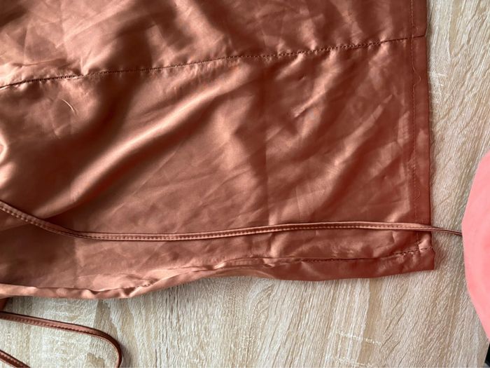 Robe moulante dos croisé - photo numéro 4