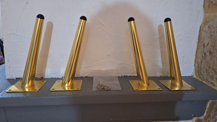 4 pieds pour divers support 20 cms neuf